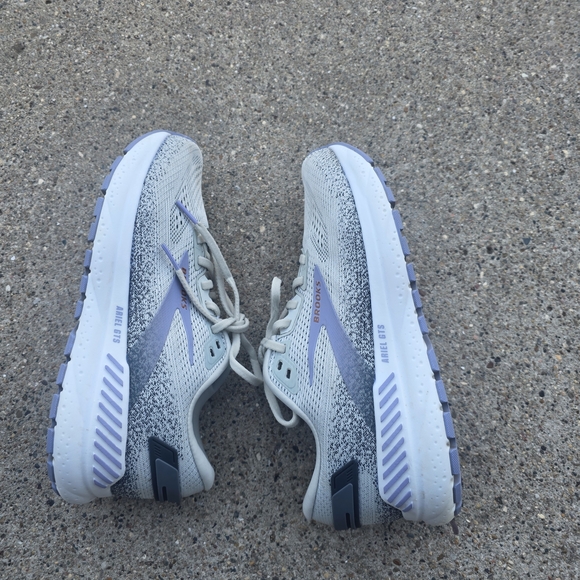 Brooks Ariel 24 Sneaker Women Size 8B - Picture 9 of 14